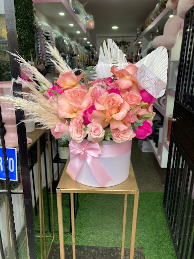 Paradise Flores y Regalos