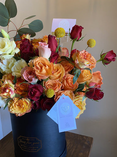 María Floral decora