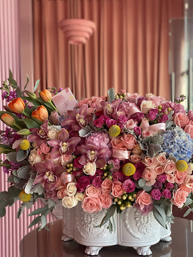 Tazas & Pétalos Florería y Cafetería