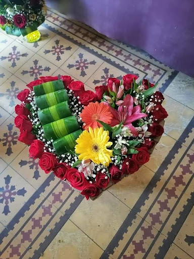 Florería *Benditas Rosas* (Angel)