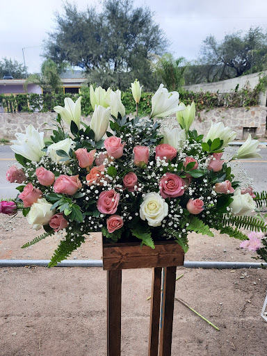 Arreglos Barcenas floristeria y decoraciones