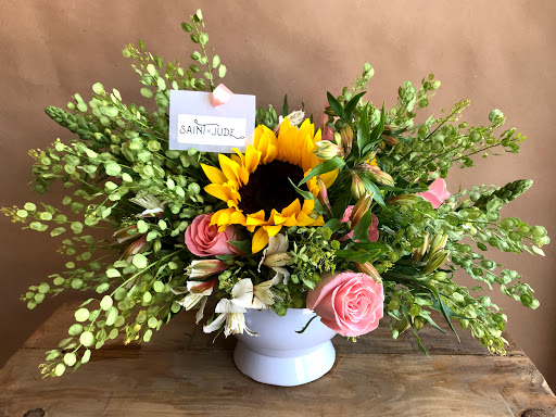 Saint Jude diseño floral + globistería