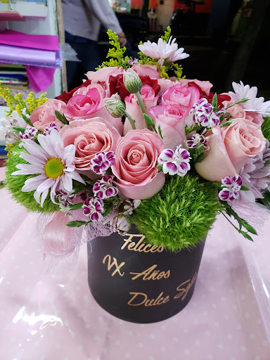 Diseño Floral Colibrí