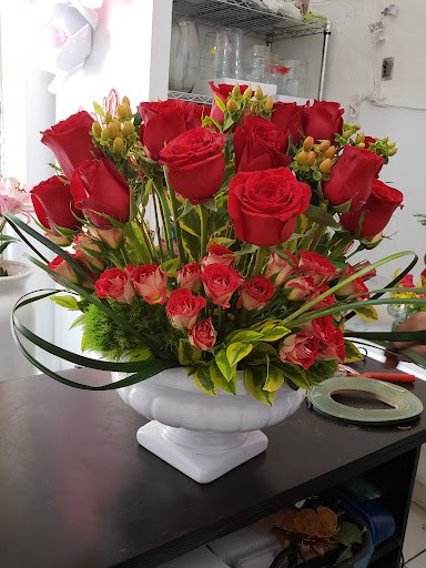 Diseño Floral Colibrí